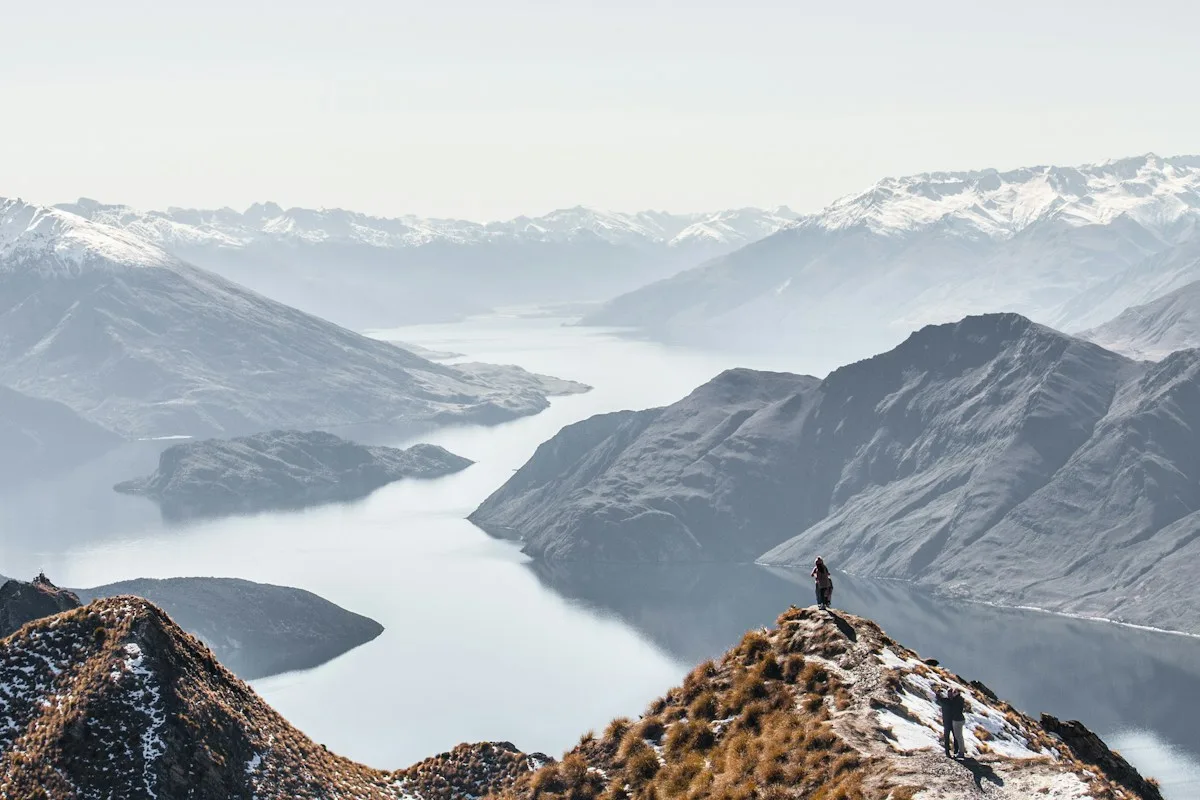 New Zealand mountains and lake, a destination for visa sponsorship jobs in New Zealand