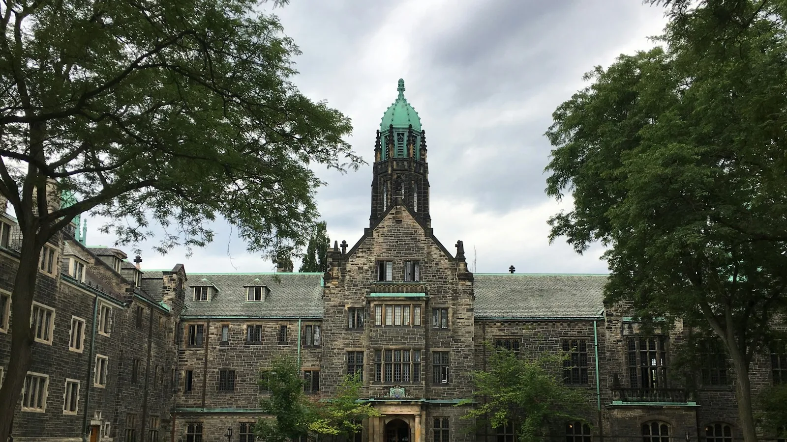 Applying for fully funded scholarships in Canada