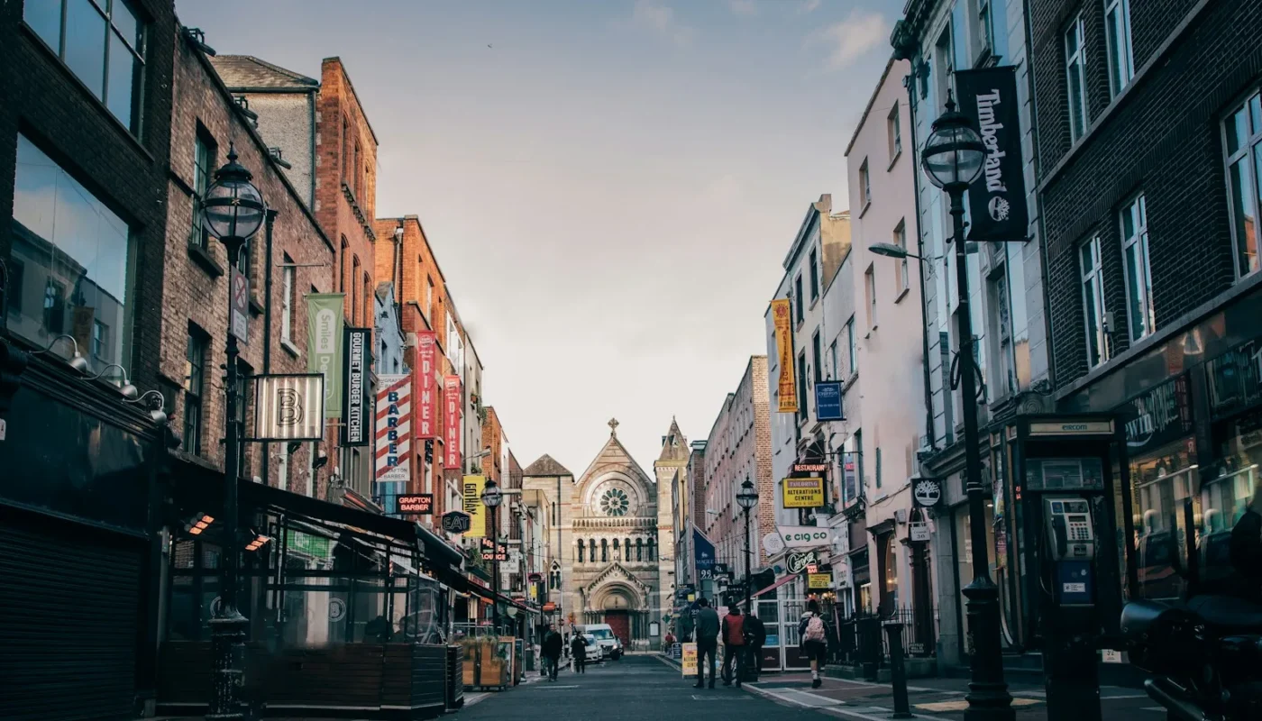 Busy street in Ireland for a guide to the Ireland work permit