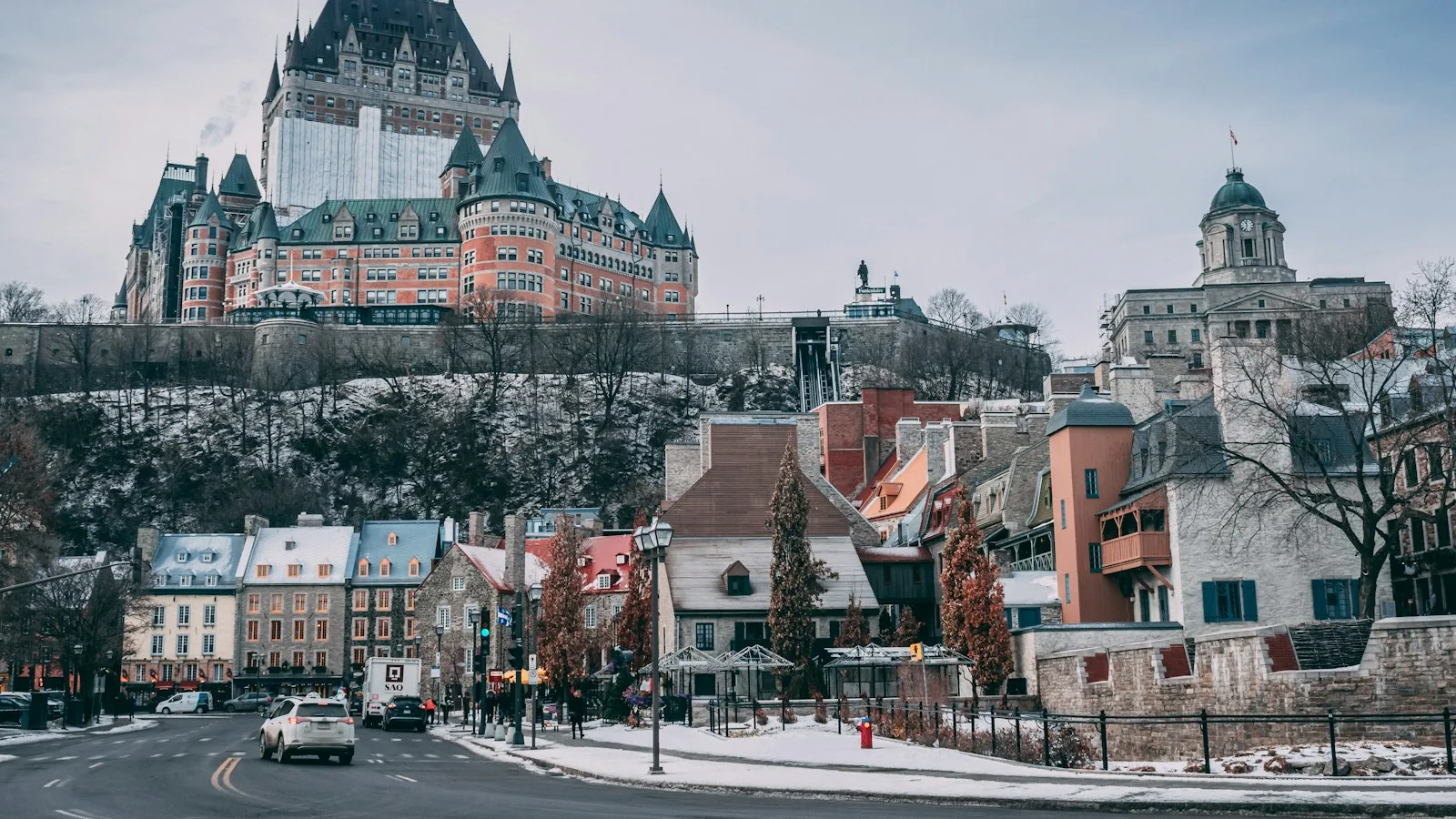 Laval University scholarship for environmental education and sustainable development