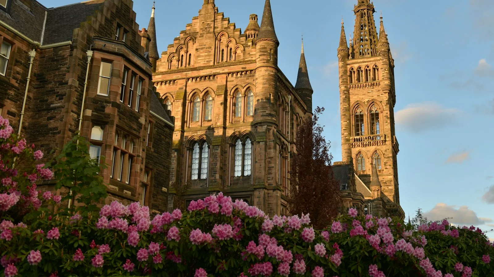 University of Glasgow scholarships for international students
